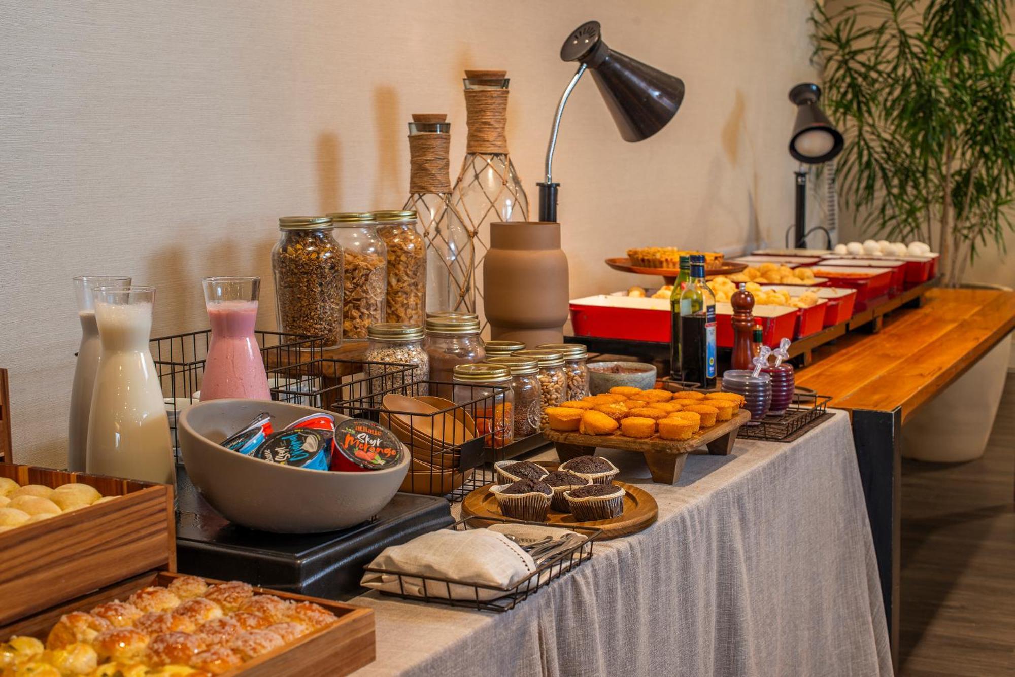 Lifestyle Laghetto Collection Hotel Rio de Janeiro Exterior photo A breakfast buffet