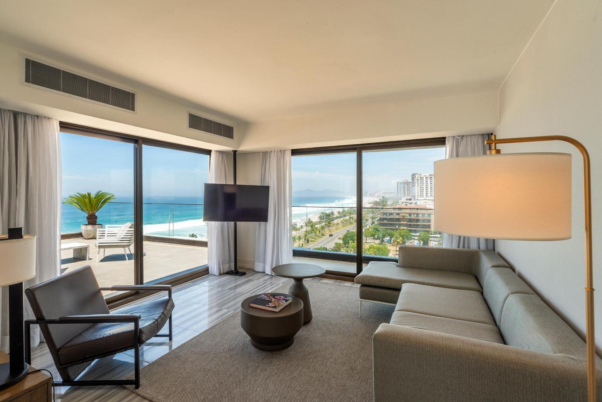 Lifestyle Laghetto Collection Hotel Rio de Janeiro Exterior photo A living room at the Hilton San Diego Bayfront