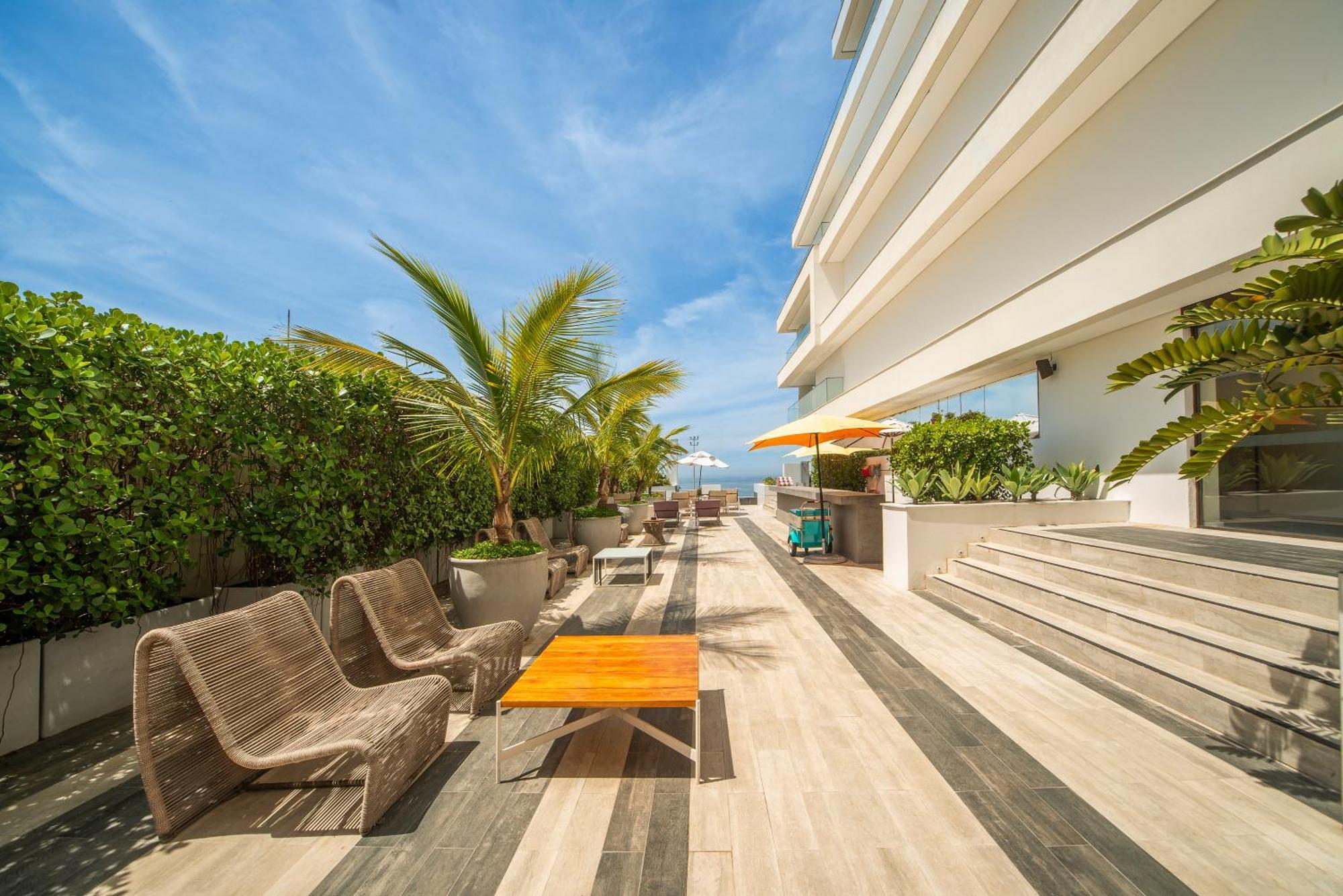Lifestyle Laghetto Collection Hotel Rio de Janeiro Exterior photo The rooftop pool at the W South Beach